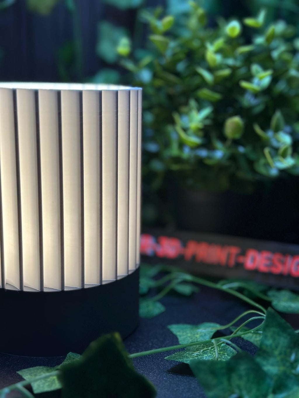 Tischlampe geriffeltes Design